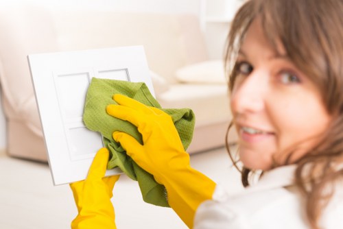 Kitchen and bathroom cleaning support for a local E5 household